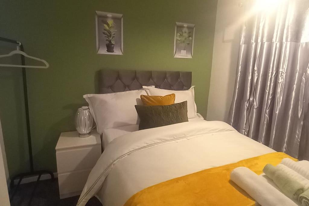 Golden Plush Suites - Beautiful Luxury 3 Bed House In Leicester Extérieur photo