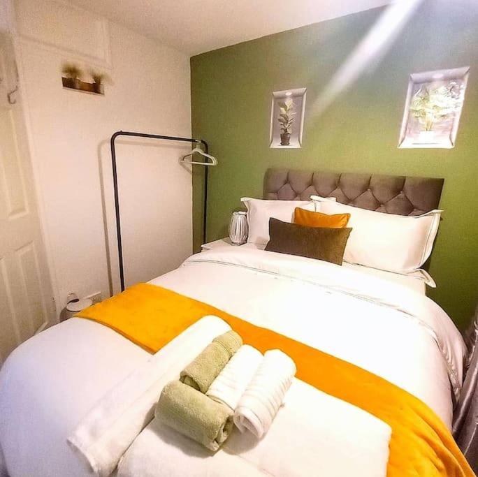 Golden Plush Suites - Beautiful Luxury 3 Bed House In Leicester Extérieur photo